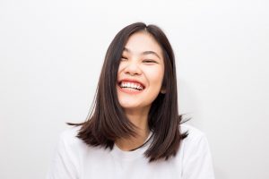 smiling woman with beautiful teeth